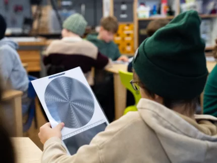 Junge bei einem Open Lab Workshop im Futurium