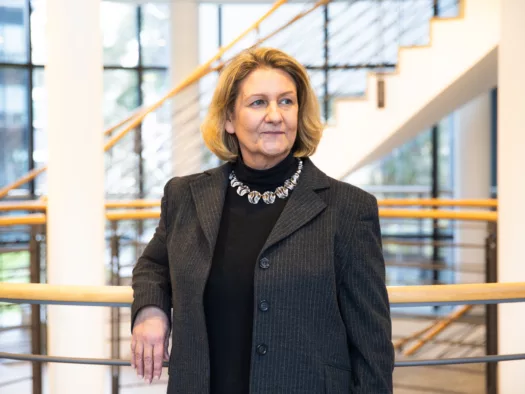 Ein Porträt der Wissenschaftlerin Beate Ratter