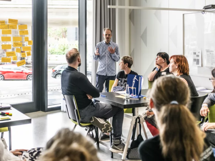 Ein Workshop in einem Seminarraum